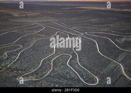 Meravigliosi geoglifi e linee degli antichi Inca a Nazca. Famosa località turistica in Perù. Foto Stock