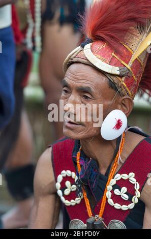 01 Dic 2013, Nagaland, India. NagaTribal, festival di Hornbill. Facce rurali dell'India Foto Stock