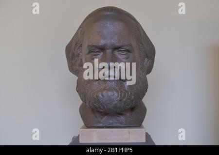 Büste Karl Marx, Haus 1, Stasi-Zentrale, Ruschestraße, Lichtenberg, Berlin, Deutschland Foto Stock