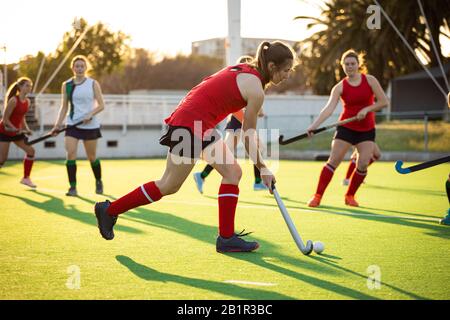 Giocatori di hockey femminile durante la partita Foto Stock