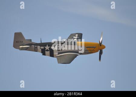 P-51 D Mustang Feroce Frankie sopra Southport Airshow Foto Stock