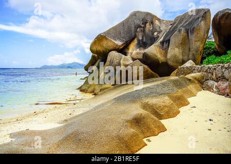 Impressionanti Formazioni Rocciose Di Granito Sull'Isola Di La Digue, Seychelles. Foto Stock