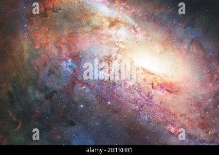 Galaxy migliaia di anni luce lontano dalla Terra. Gli elementi di questa immagine fornita dalla NASA. Foto Stock