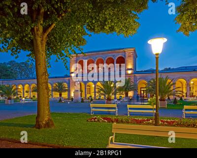 Portici nei giardini termali di Bad Kissingen, Bassa Franconia, Baviera, Germania, Foto Stock