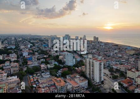Vista dall'edificio FOCSA in direzione ovest, Havana, Cuba, Caraibi, Foto Stock