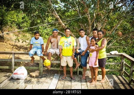 Persone, Famiglia, Comunità Terra Preta, Iranduba, Amazonas, Brasile Foto Stock