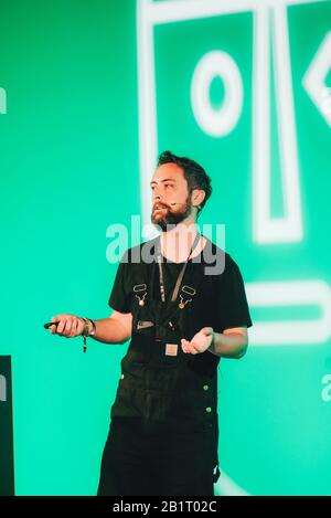 Lobulo Studio parla all'edizione 2019 dell'OFFF Festival, una grande conferenza di arti visive. Barcellona, Spagna. Foto Stock