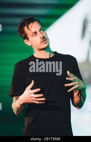 Ben Johnston, artista e designer multidisciplinare, parla al Festival OFFF 2019. Barcellona, Spagna. Foto Stock