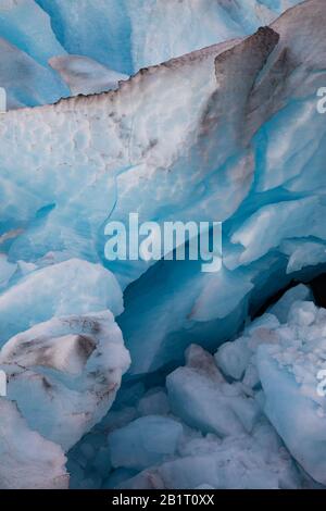 contaminazione sul ghiaccio il ghiaccio si sta sciogliendo Foto Stock