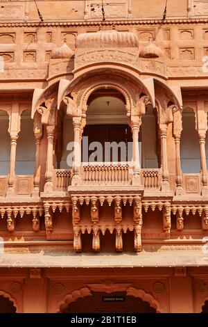 Cortile interno all'interno di Junagarh Fort, Bikaner, Rajasthan, India Foto Stock