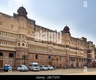 Retro del palazzo a Junagarh Fort, Bikaner, Rajasthan, India Foto Stock