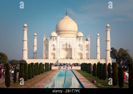 Taj Mahal monumento a Agra, India. Foto Stock