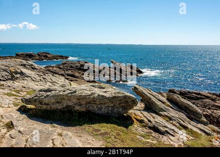 Côte Sauvage e oceano a Quiberon, Morbihan, Bretagne, Francia Foto Stock