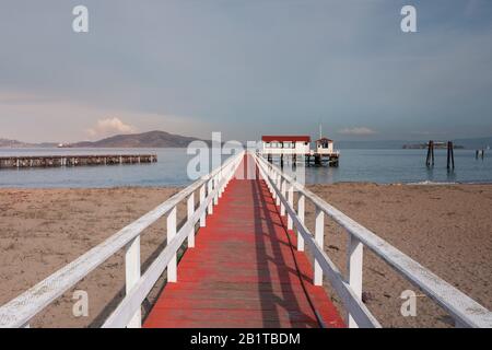 Pier in Crossy Field vicino al Golden Gate Bridge a San Francisco, California, Stati Uniti. Foto Stock