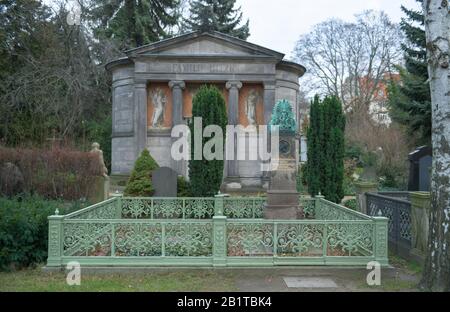 Grab Karl Friedrich Schinkel Und Mausoleo Hitzig, Dorotheenstädtischer Friedhof, Chausseestraße, Mitte, Berlin, Deutschland Foto Stock