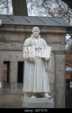 Statua Martin Luther, Dorotheenstädtischer Friedhof, Chausseestraße, Mitte, Berlino, Deutschland Foto Stock