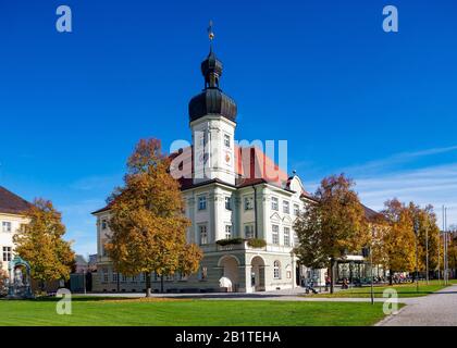 Kapellplatz con municipio, luogo di pellegrinaggio, Altoetting, alta Baviera, Baviera, Germania Foto Stock