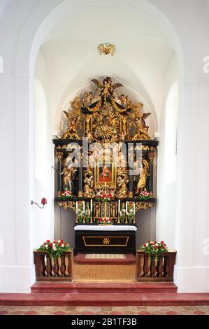 Chiesa di pellegrinaggio Maria Hilf, altare maggiore di Meinrad Guggenbichler con immagine miracolosa, Mondsee, Austria superiore, Austria Foto Stock