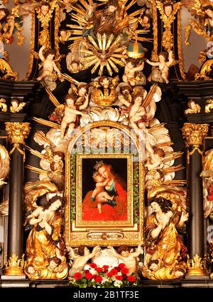 Chiesa di pellegrinaggio Maria Hilf, altare maggiore di Meinrad Guggenbichler con immagine miracolosa, Mondsee, Austria superiore, Austria Foto Stock