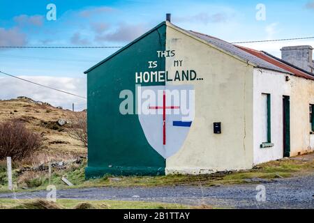 ROSSBEG / IRLANDA - 20 FEBBRAIO 2020 : Cottage storici dipinti. Foto Stock