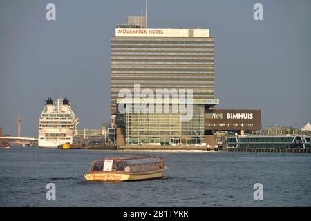 Moevenpick, Konzertsaal ´Muziekgebouw aan 't IJ´, Piet Heinkade, Amsterdam, Niederlande Foto Stock