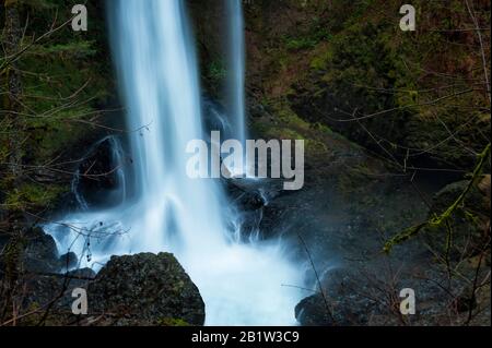 Silver Falls state Park in Oregon è la sede del sentiero di dieci cascate, vicino a Silverton. Foto Stock