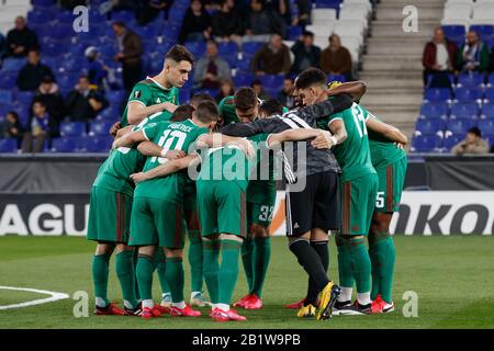 Barcellona, Spagna. 27th Feb 2020. Wolves giocatori prima della partita di 32 secondi della UEFA Europa League tra RCD Espanyol e Wolverhampton Wanderers allo stadio RCD il 27 febbraio 2020 a Barcellona, Spagna. Credit: Dax Images/Alamy Live News Foto Stock