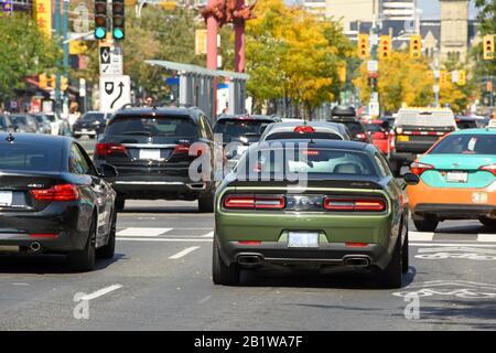 Traffico a Toronto Chinatown, Spadina Avenue Foto Stock