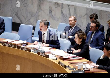 Sede ONU, New York, New York, Stati Uniti. 27th Feb, 2020. Alexander De Cro (L, fronte), vice primo ministro e ministro delle Finanze belga, presiede un Consiglio di sicurezza sulla situazione in Siria, presso la sede delle Nazioni Unite a New York, il 27 febbraio 2020. Credito: Li Muzi/Xinhua/Alamy Live News Credito: Xinhua/Alamy Live News Foto Stock