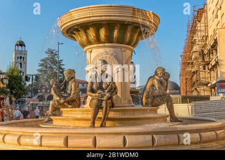 Fontana delle madri a Skopje Foto Stock