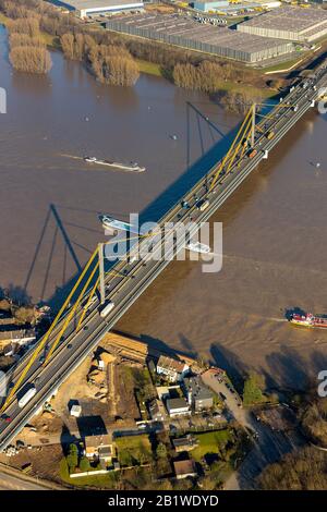 Foto aerea, ponte sul Reno Neuenkamp, ponte sull'autostrada A40, fiume Reno, Duisburg, zona della Ruhr, Renania Settentrionale-Vestfalia, Germania, autostrada, raccordo autostradale Foto Stock