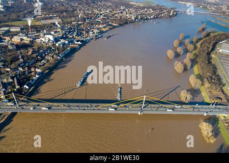 Foto aerea, ponte sul Reno Neuenkamp, ponte sull'autostrada A40, fiume Reno, Duisburg, zona della Ruhr, Renania Settentrionale-Vestfalia, Germania, autostrada, raccordo autostradale Foto Stock