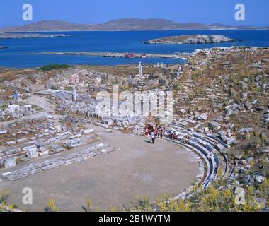 Grecia, Isola di Delos, un tour guidato del Teatro Antico Foto Stock