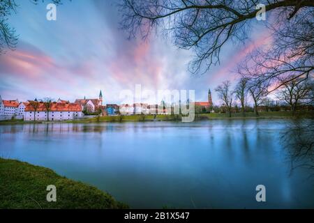 Straubing | Stadt | Gäuboden | Schloßbrücke | Herzogschloß | Donau | Niederbayern | Agnes-Bernauer Foto Stock