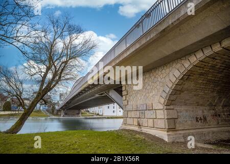 Straubing | Stadt | Gäuboden | Schloßbrücke | Herzogschloß | Donau | Niederbayern | Agnes-Bernauer Foto Stock