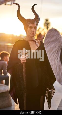 Cosplayers al FESTIVAL ROMICS. Bella rappresentazione in costume all'iconico e affollato raduno di Roma, rimandato nel 2020 a causa di Coronavirus Covid-19 Pandemic Foto Stock