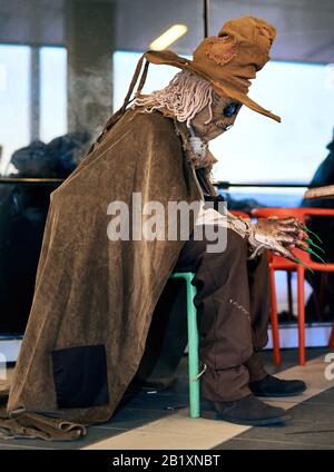 Cosplayers al FESTIVAL ROMICS. Bella rappresentazione in costume all'iconico e affollato raduno di Roma, rimandato nel 2020 a causa di Coronavirus Covid-19 Pandemic Foto Stock