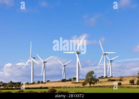 Parco eolico, Regno Unito, nell'Inghilterra rurale Foto Stock