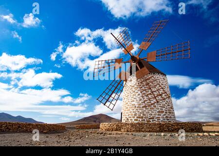 mulino a vento di tefia a fuerteventura, isole canarie. Foto Stock