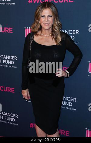 Beverly Hills, Stati Uniti. 27th Feb, 2020. Beverly HILLS, LOS ANGELES, CALIFORNIA, Stati Uniti - 27 FEBBRAIO: L'attrice Rita Wilson arriva al Women's Cancer Research Fund's Un indimenticabile gala Serale Di Benefit 2020 tenutosi al Beverly Wilshire, UN Four Seasons Hotel il 27 febbraio 2020 a Beverly Hills, Los Angeles, California, Stati Uniti. (Foto Di Xavier Collin/Image Press Agency) Credit: Image Press Agency/Alamy Live News Foto Stock