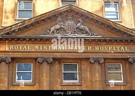 Royal Mineral Water Hospital, ospedale originariamente per i poveri, conosciuto localmente come 'il min', Gascoyne House Upper Borough Walls, Bath, Somerset, BA1 Foto Stock