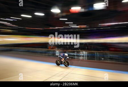 Denis Thomas, in Francia, guida il Pursuit Individuale maschile durante il terzo giorno dei Campionati mondiali di ciclismo su pista UCI 2020 a Velodrom, Berlino. Foto Stock