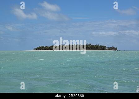 Vista dell'isola Ile aux Cocos dal mare Rodrigues Island, Mauritius dicembre Foto Stock