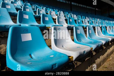 Vecchi posti per gli appassionati di calcio Foto Stock