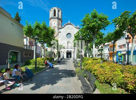 Chiesa di San Nicolau in piazza centrale, Malgrat de Mar, Girona, Costa Brava, Spagna Foto Stock