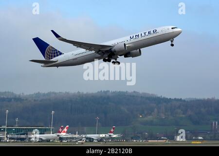 Aeromobile United Airlines Boeing 767-300, N662ua, Zurigo Kloten, Svizzera Foto Stock