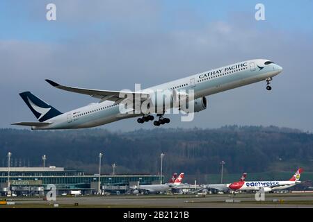 Aeromobile Cathay Pacific Airbus A350-1000, B-LXJ, Zurigo Kloten, Svizzera Foto Stock