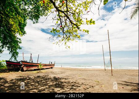 Barche a Playa Negra, Puerto Viejo de Talamanca, Costa Rica Foto Stock