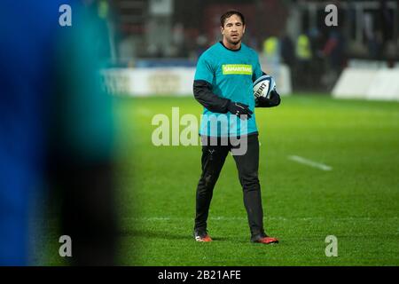 Uso editoriale SOLO Danny Cipriani indossa un Samaritans top durante questa sera?????s gioco contro sale Sharks, in memoria di Caroline Flack. Foto Stock