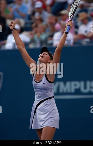 Flushing Meadows, Stati Uniti. 08th settembre 2006. Maria Sharapova in azione durante la sua vittoria US Open 2006 a Flushing Meadows, New York. Qui viene mostrata nella sua partita semifinale contro Amelie Mauresmo. Sharapova, cinque volte campione di slam e uno dei più alti atleti, ha annunciato il suo ritiro dal tennis competitivo questa settimana. Credito: Adam Stoltman/Alamy Live News Foto Stock